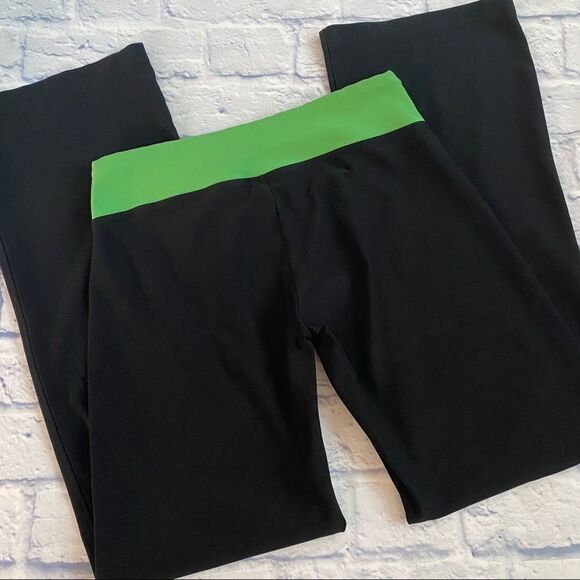 Nike Black/Green Wide Waistband Boot Cut Yoga Pants EUC Small - Picture 5 of 11